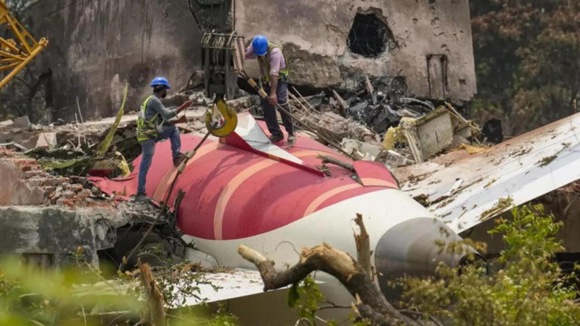 Air India Crash: What AAIB Preliminary Reports Tell and Don’t Tell | TDG Explainer
