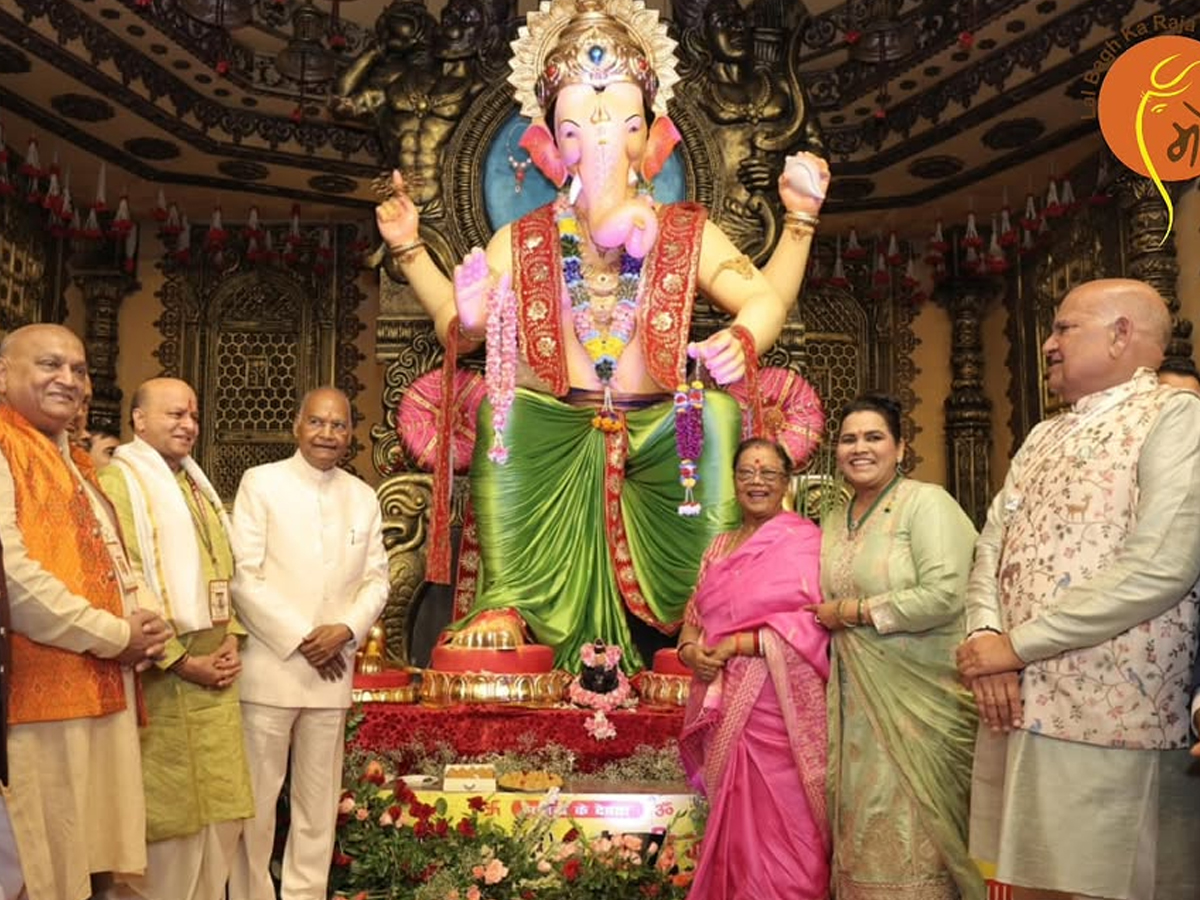 18-Foot Tall Ganesh Idol in Pitampura - Photo Gallery