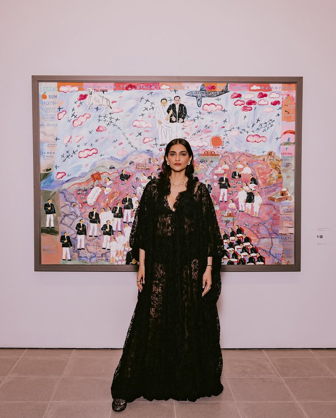 Sonam Kapoor working out at the gym - Photo Gallery