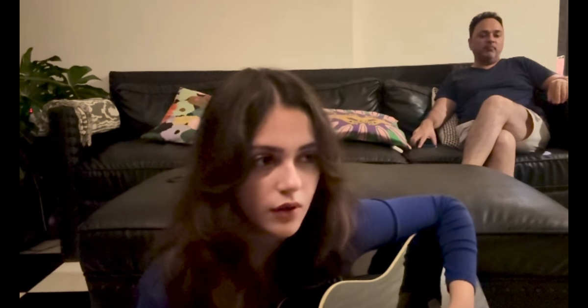 Aneet Padda Sings Saiyaara Title Track with Her Father, Fans Call Her Multi-Talented