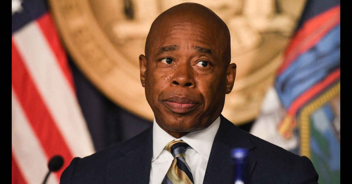 Cash-Stuffed Chip Bag Lands NYC Mayor’s Aide in Trouble