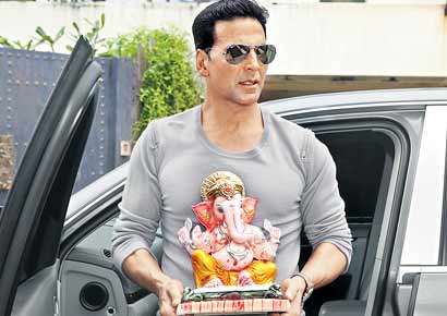 Akshay Kumar Extends Ganesh Chaturthi Blessings to Fans - Photo Gallery
