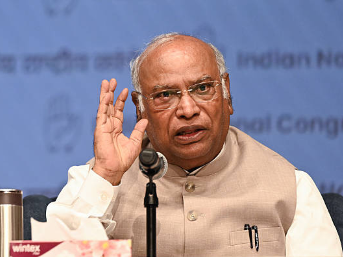 Kharge Calls Modi a ‘Dangerous Man’: Independence Day Speech Sparks Fierce Political Row