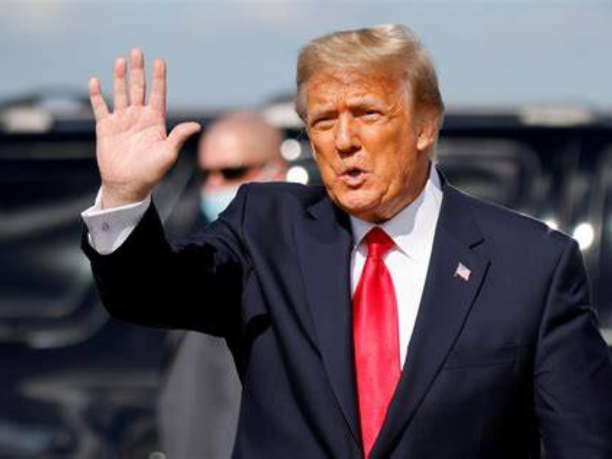 iPhone 17 Launch: Donald Trump Allies Slam Apple iOS 26 Over Fundraising Concerns