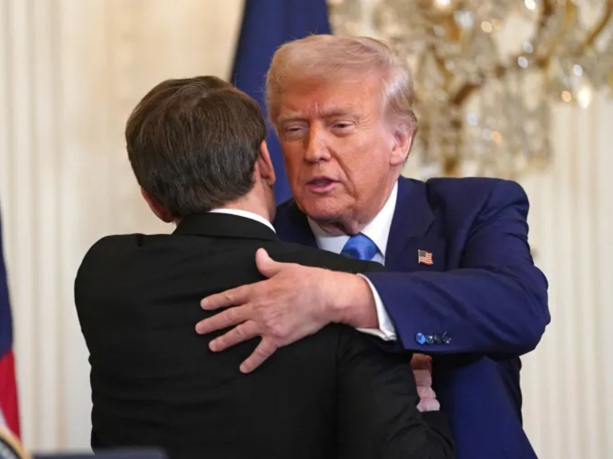 Donald Trump bruise concealed - Photo Gallery