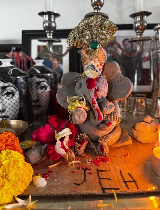 Kareena Kapoor’s Heartfelt Family Moments - Photo Gallery