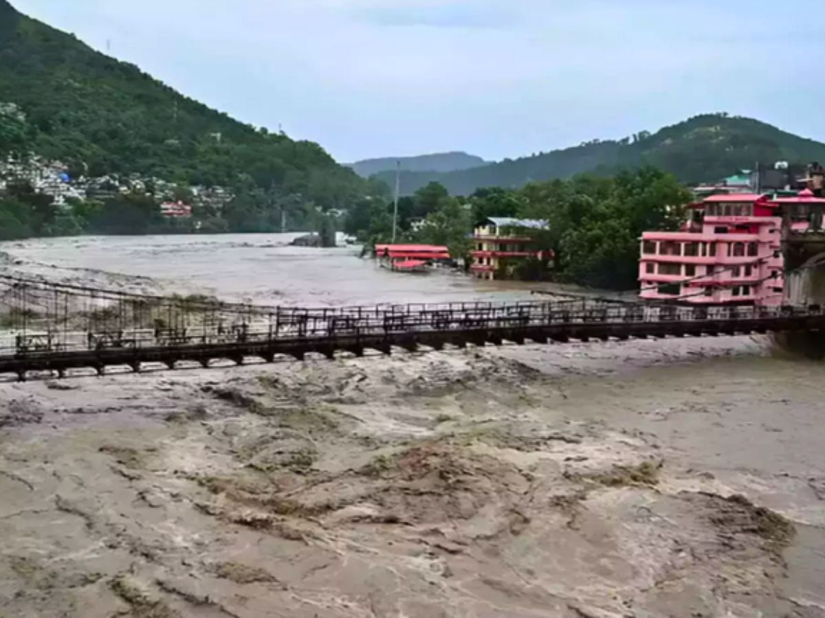 MeT Issues Alert For More Cloudbursts & Rain, 67 Dead, Highway & Schools Shut