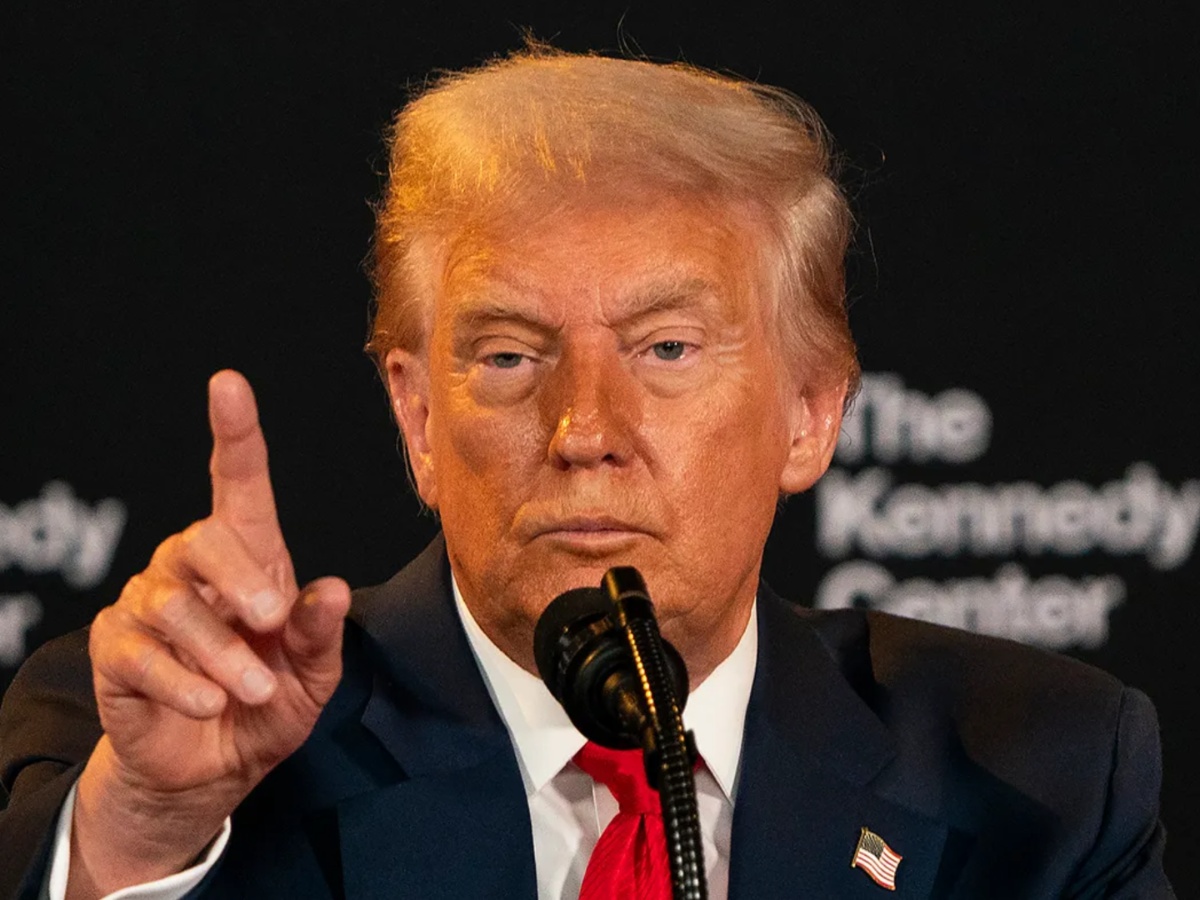 Trump Plans to Ban Mail-In Ballots and Voting Machines Ahead of 2026 Elections