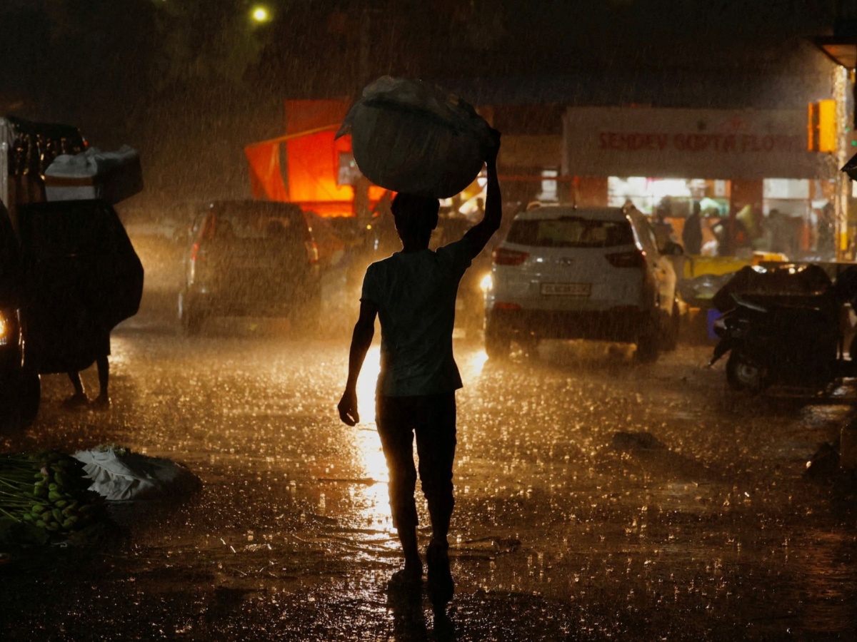 Delhi on Red Alert: IMD Warns Heavy Rain, Lightning, and Thunderstorms Expected