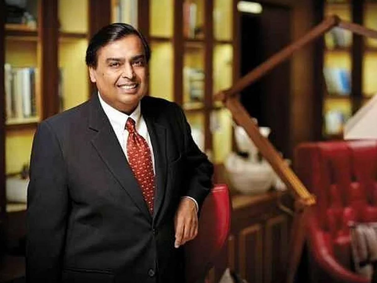 Mukesh Ambani Takes Zero Salary for 5th Year, Family Earns ₹3,300 Crore in Dividends