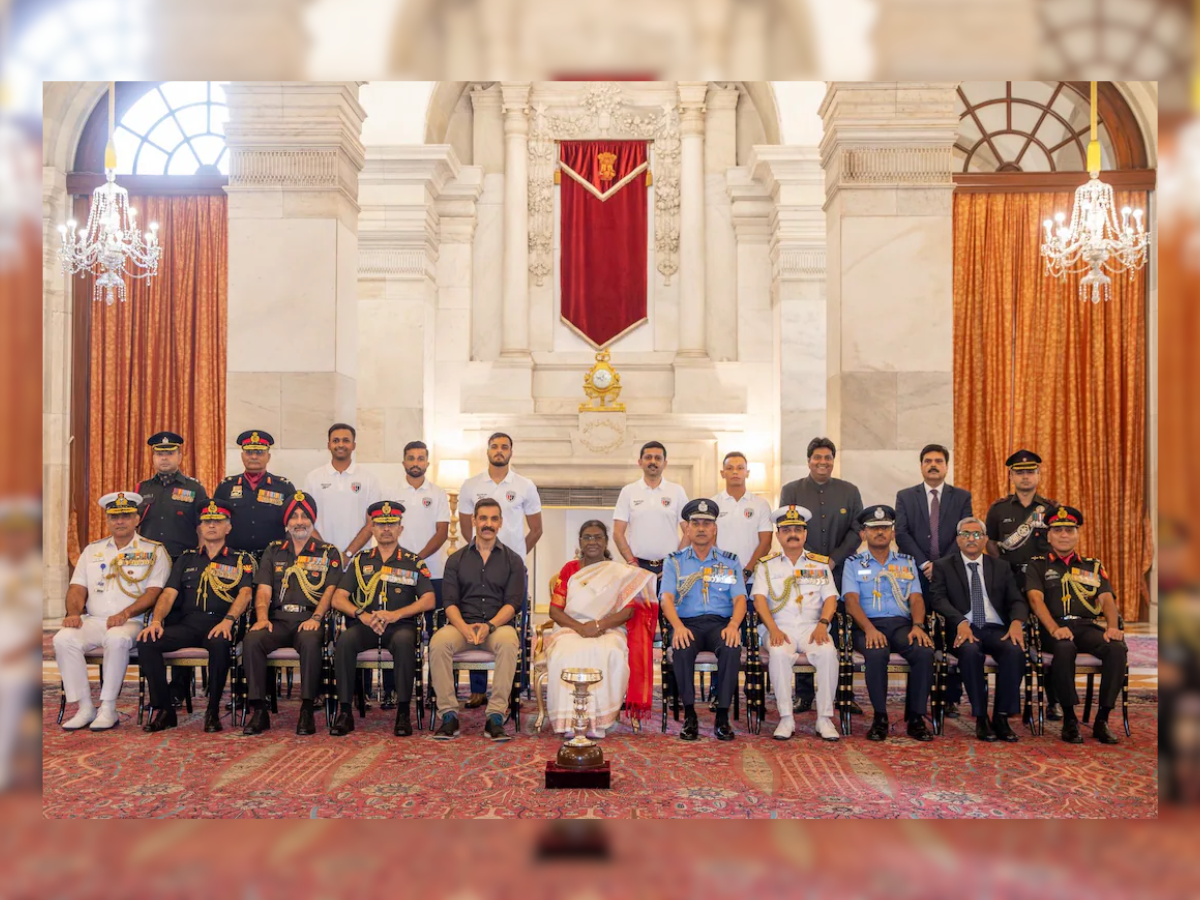 President Droupadi Murmu Felicitates Durand Cup Winners NorthEast United FC in Delhi