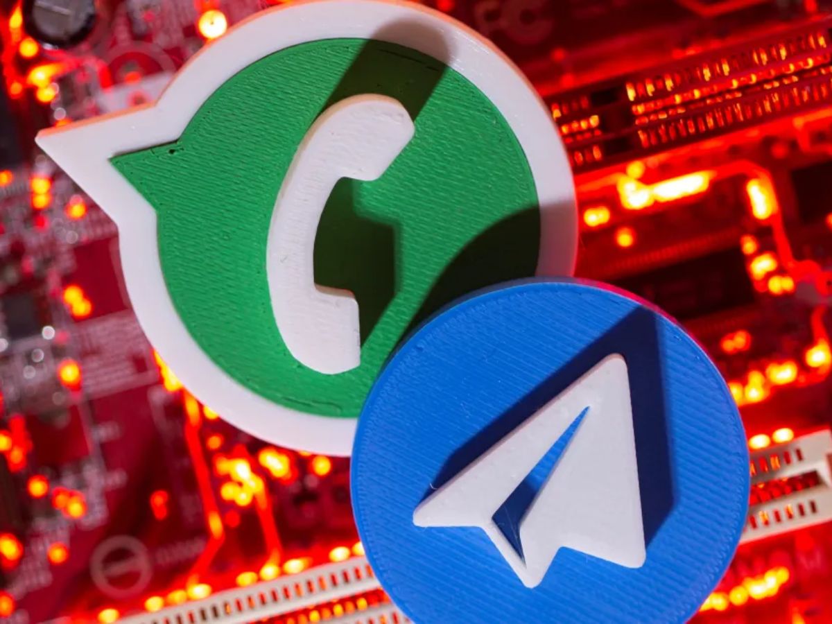 Russia Restricts WhatsApp and Telegram Amid ‘Sabotage’ Allegations