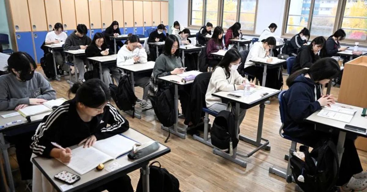 South Korea Bans Smartphones In Classrooms: A Bold Step Against Digital Addiction