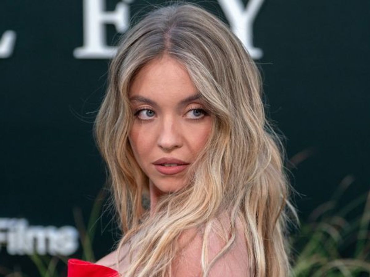 Sydney Sweeney Spotted on ‘Devil Wears Prada 2’ Set, Fans Not Happy | VIDEO