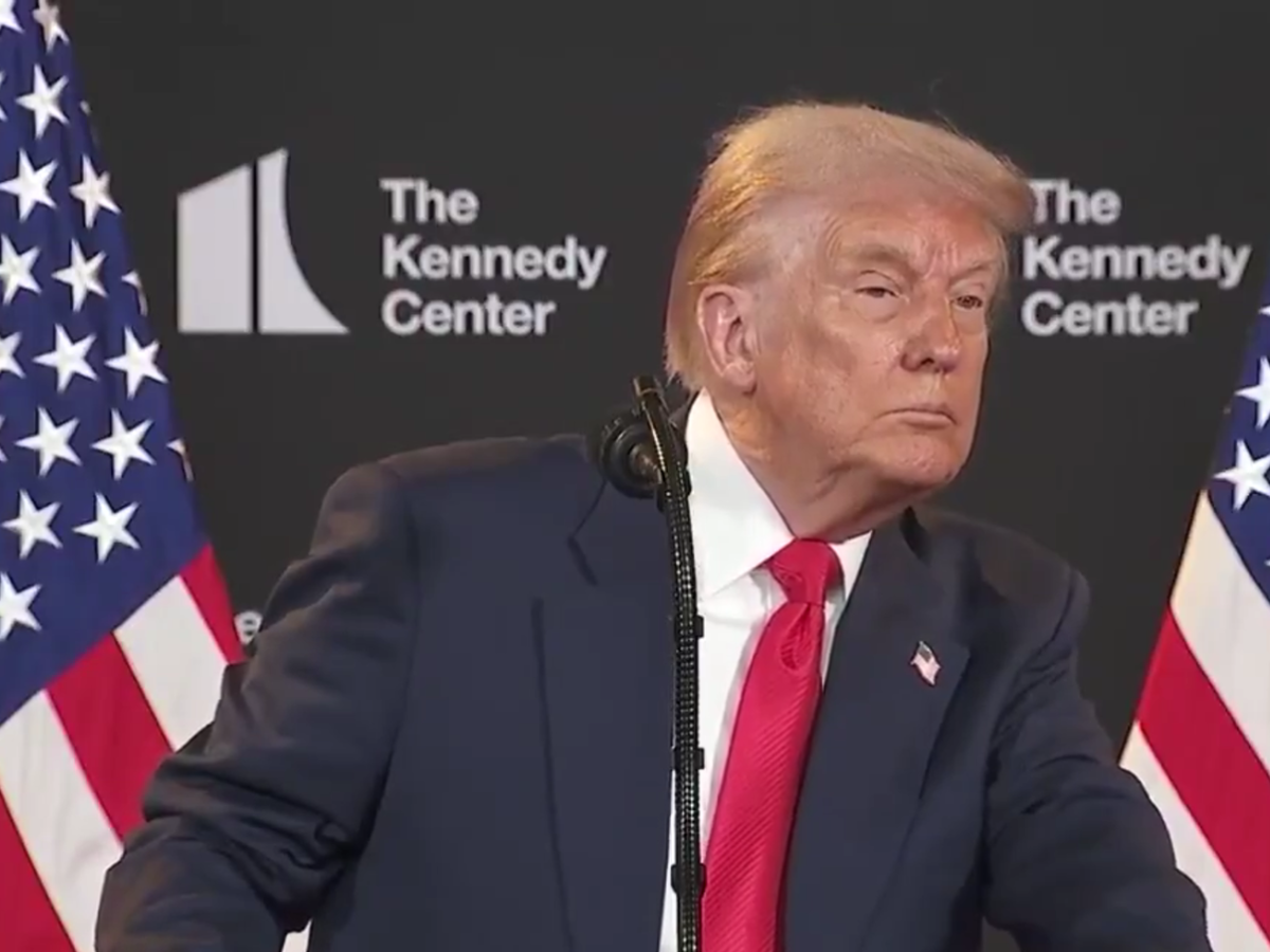 Trump Warns of “Severe Consequences” for Russia Before Putin Meeting