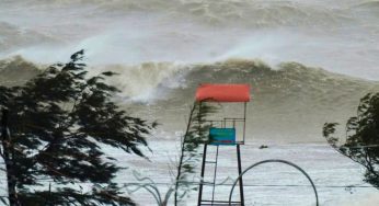 Typhoon Kajiki Hits Vietnam, 325,000 Evacuated From Coastal Provinces