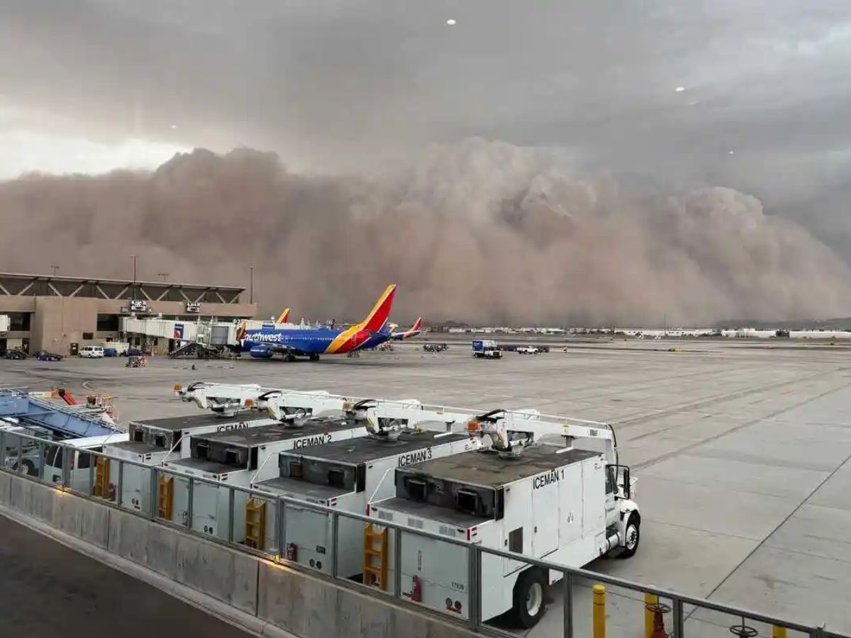 A Wall of Dust Moving at 60 mph | The Terrifying Rise of Haboobs in the U.S. Southwest