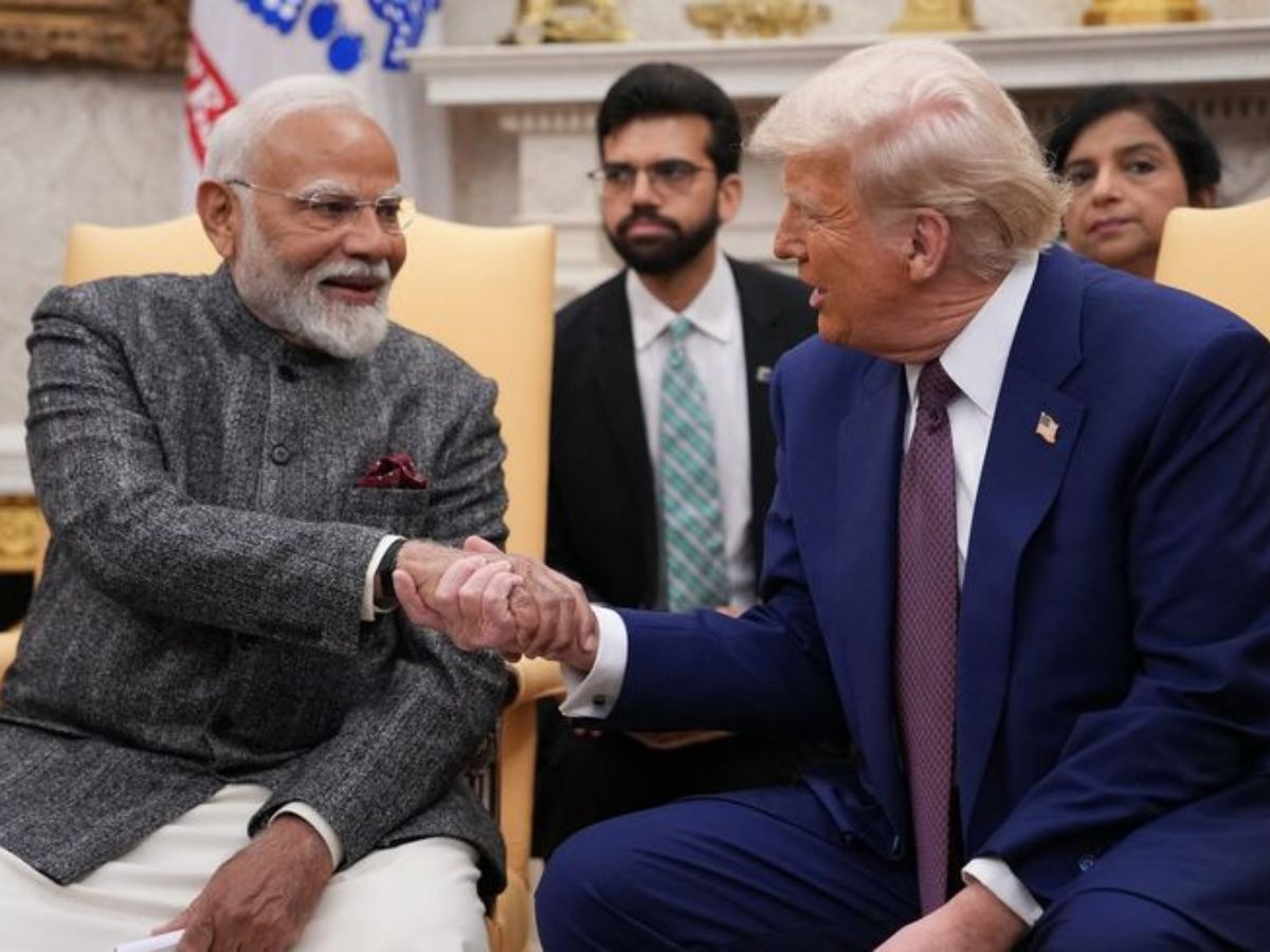 Caught on Camera: Fans Browsing Escort Sites During Lord’s Test | Watch