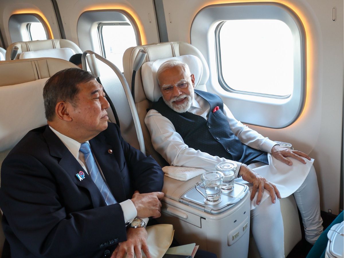PM Modi arrived in Sendai, accompanied by PM Ishiba on the Shinkansen. - Photo Gallery