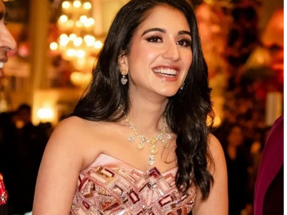 Radhika Merchant’s Punjabi Bodyguard Steals the Show at Ganesh Visarjan, Internet Calls Him ‘Pookie Protector