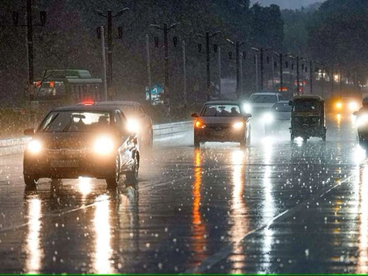 Delhi-NCR Faces Intense Rainfall Ahead of Rakshabandhan: Commuters Warned of Traffic, Waterlogging