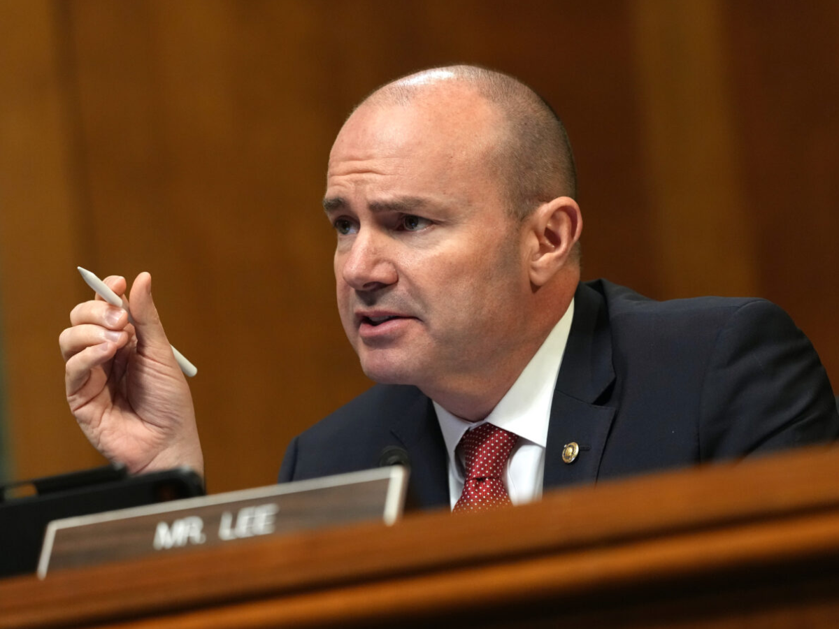 US Senator Mike Lee Asks: Should H1-B Visas Be Paused Amid Tariff Dispute?