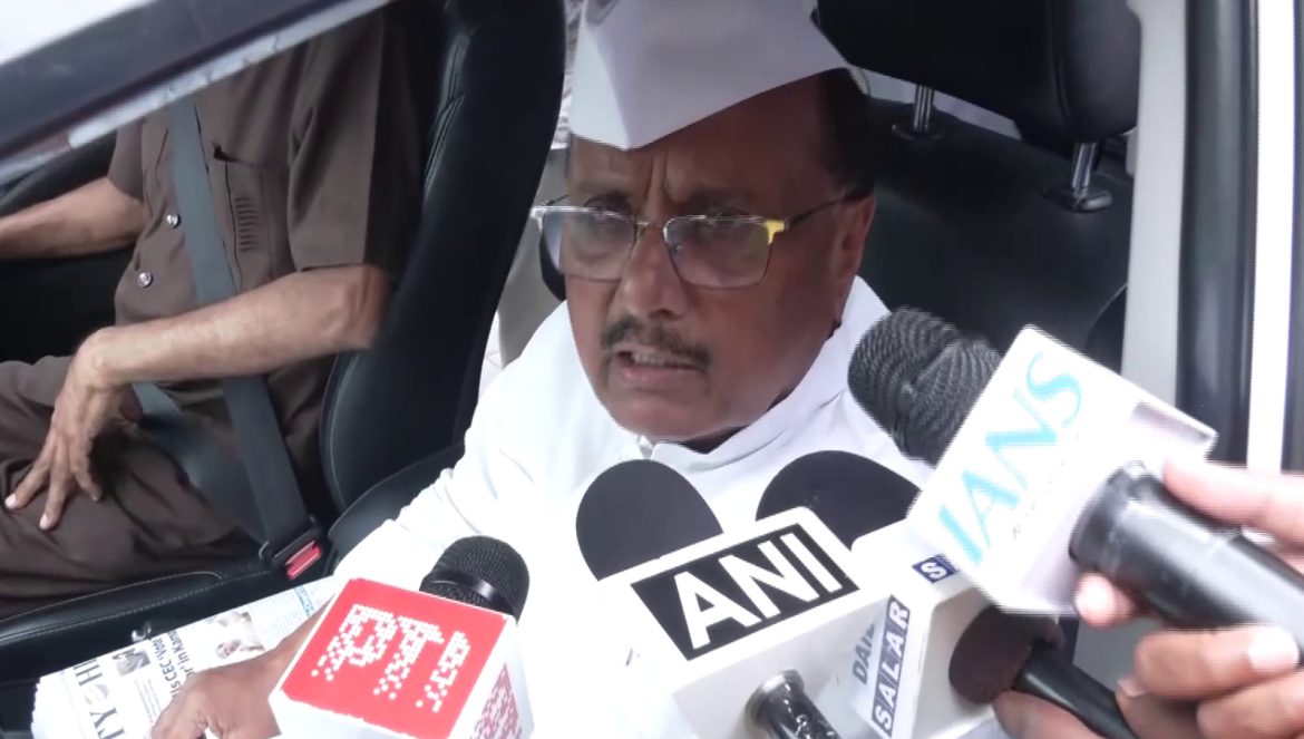 "This is murder of democracy": Congress MLA BR Patil backs Rahul Gandhi's charge on 'Vote-Chori' in Aland