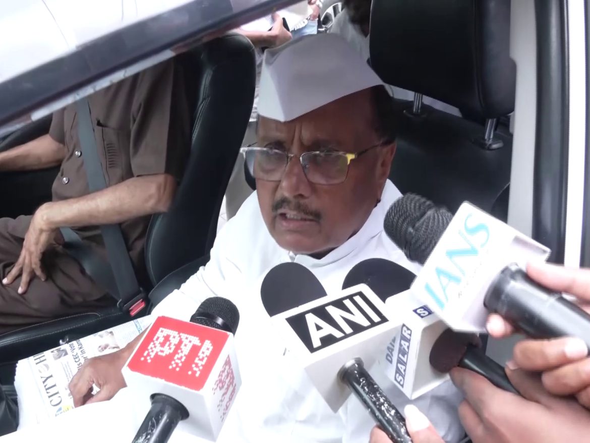 "This is murder of democracy": Congress MLA BR Patil backs Rahul Gandhi's charge on 'Vote-Chori' in Aland