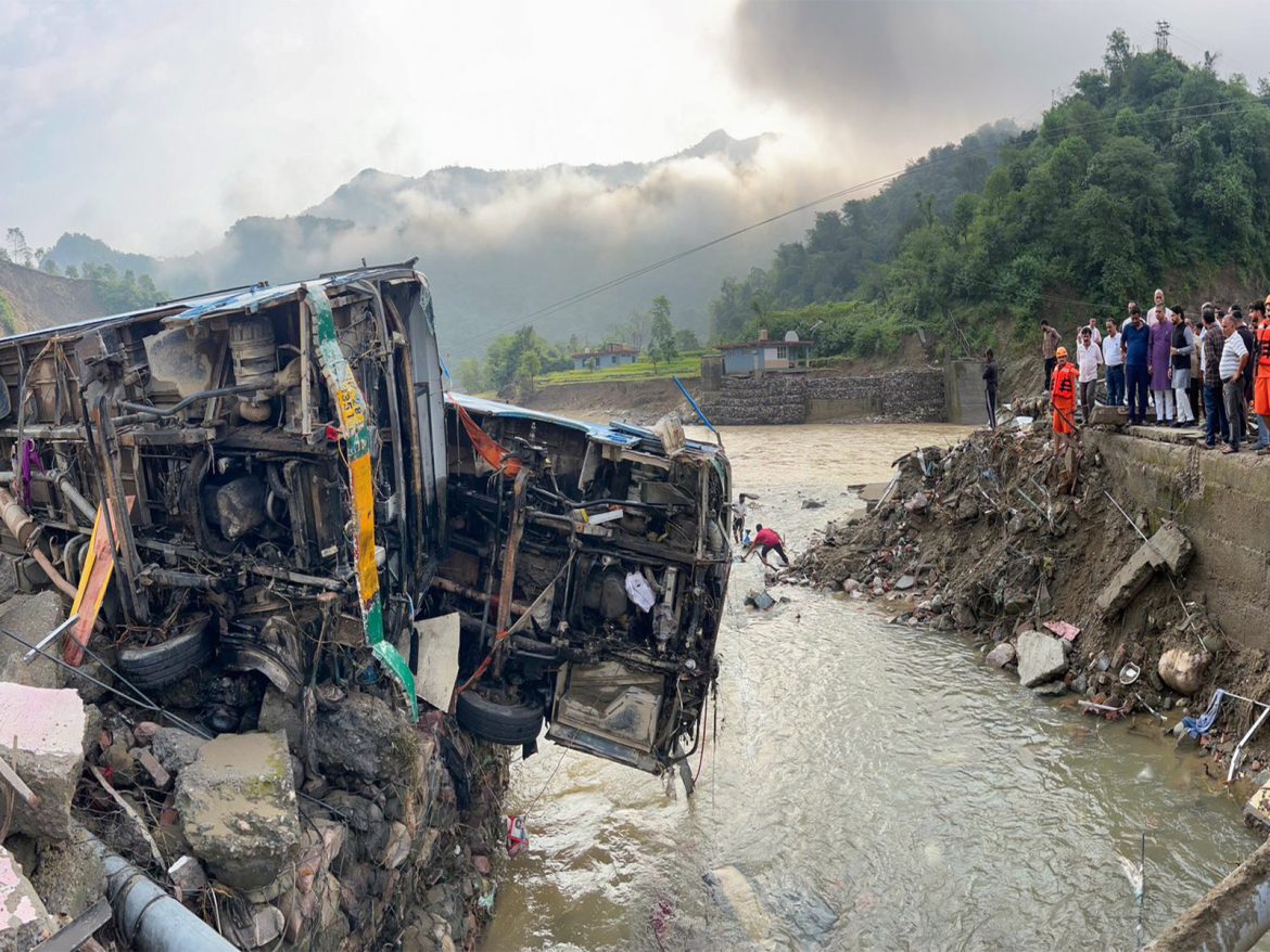 Himachal Monsoon death toll rises to 427; 243 rain-related deaths, 184 in accidents: SDMA
