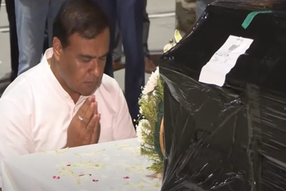 Assam CM Himanta Biswa Sarma pays floral tribute to Zubeen Garg