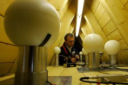 Researchers make atoms talk to each other inside silicon chips: Study