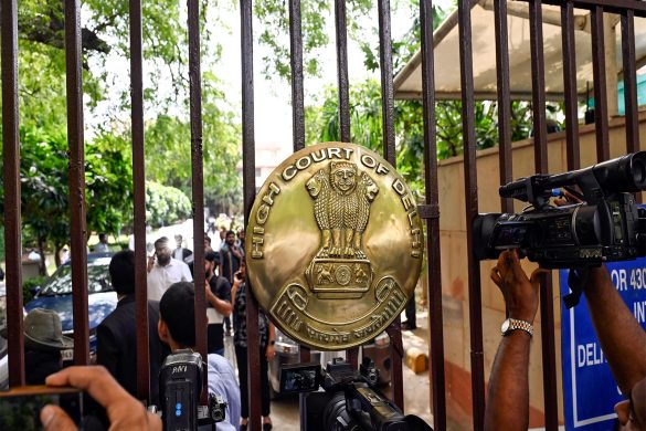 Delhi HC pulls up police officer for intimidating lawyers; seeks written apology