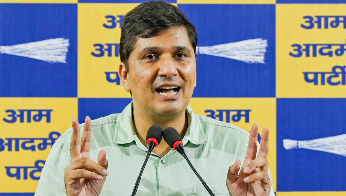 "Four-engine government is engrossed in playing dandiya": Saurabh Bharadwaj raises concern over adulterated Kuttu Atta