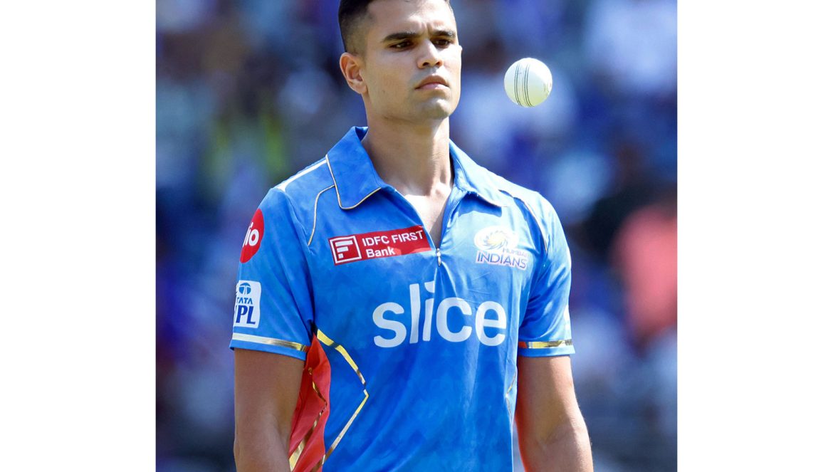 Arjun Tendulkar dismisses Samit Dravid, repeats father's 22-year-old feat