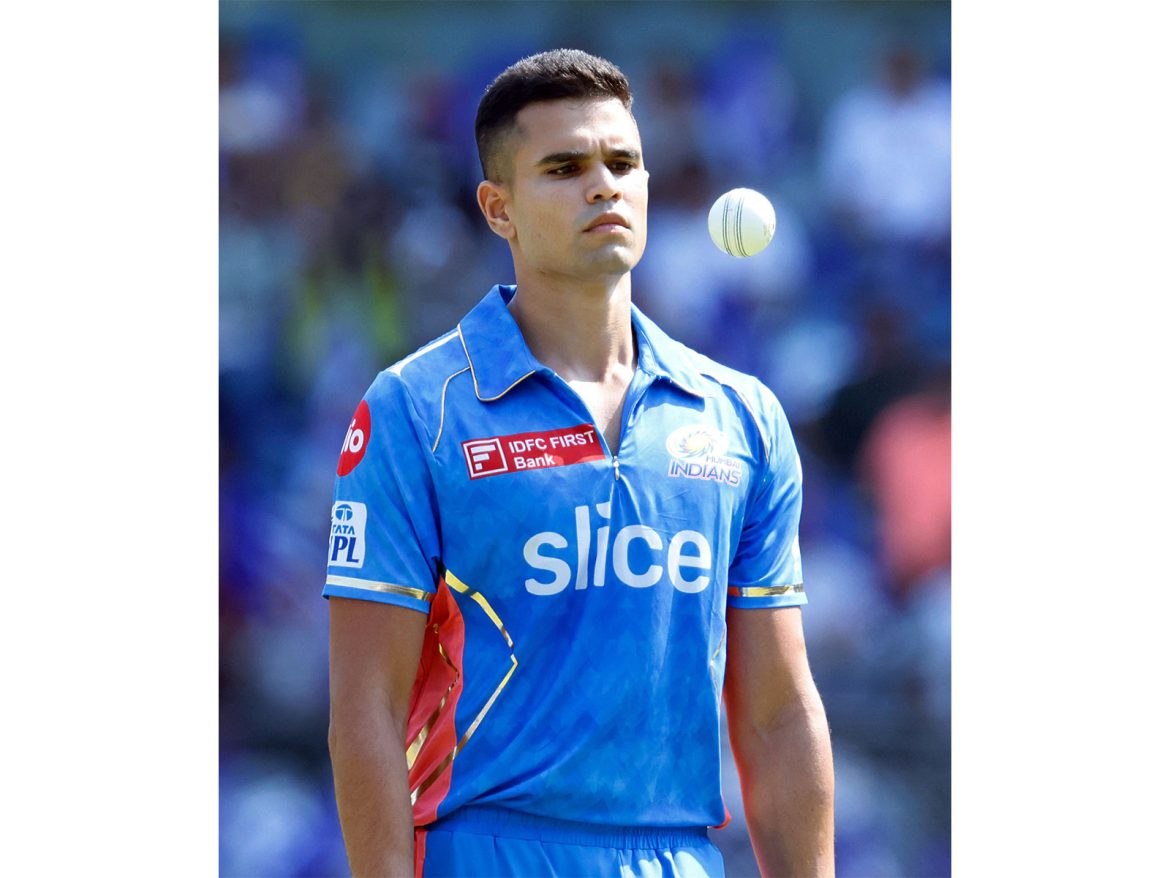 Arjun Tendulkar dismisses Samit Dravid, repeats father's 22-year-old feat