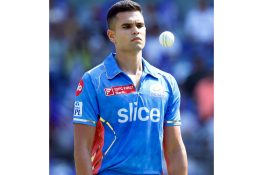 Arjun Tendulkar dismisses Samit Dravid, repeats father's 22-year-old feat