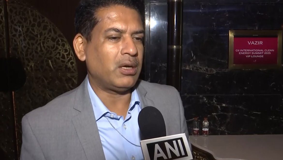 MNRE Secretary hopeful of achieving one crore rooftop solar installations under PM Suryaghar in "quick time"