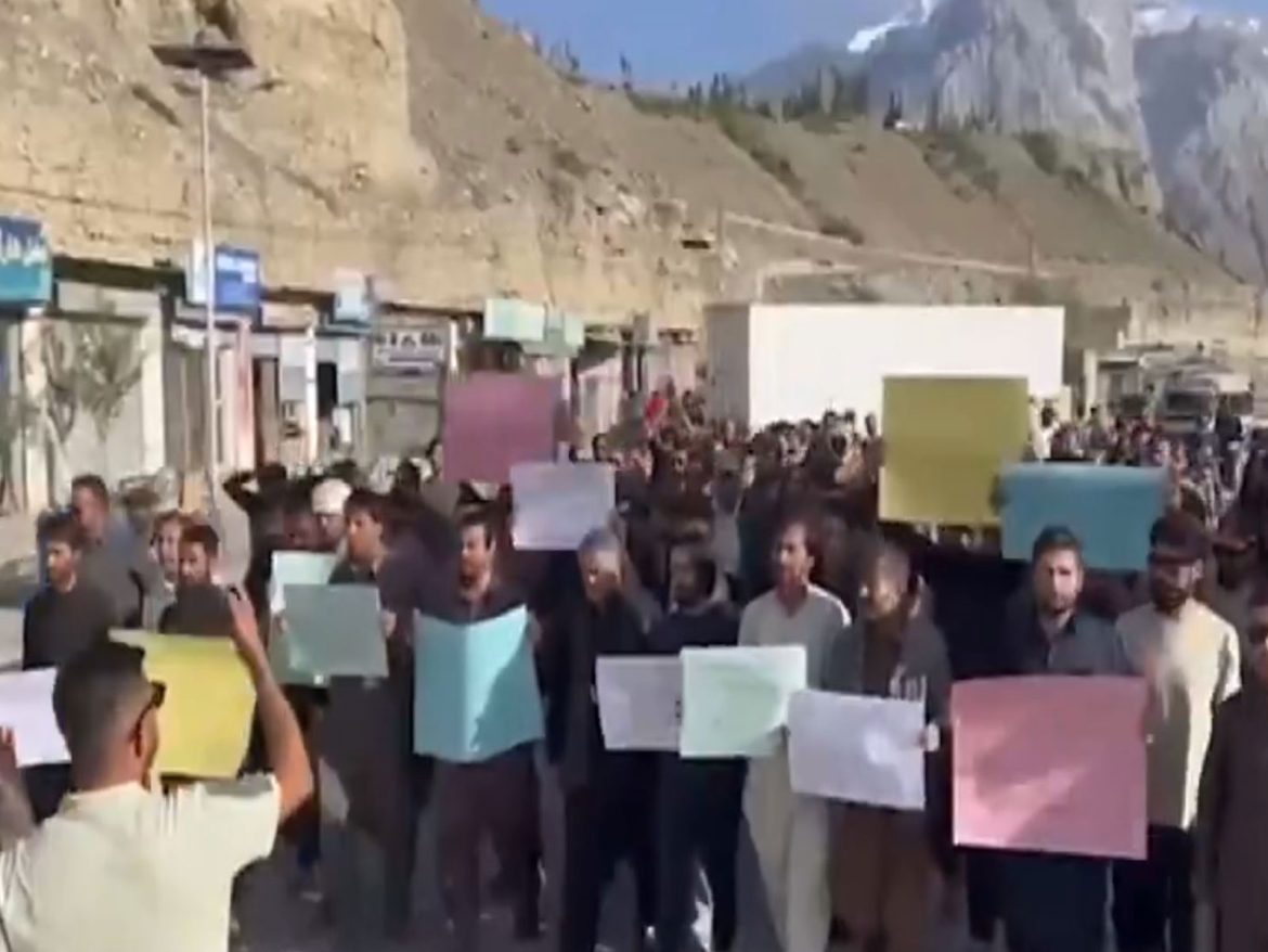 PoGB traders continue protest against taxes by government, halt cross-border movement