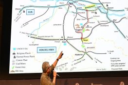 Ashwini Vaishnaw opts 'Swadeshi' platform Zoho instead of PowerPoint at Cabinet press briefing