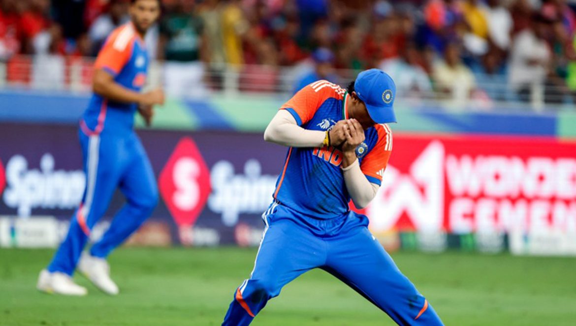 Can't give excuses, but rings of fire cause disturbance: Chakravarthy on India's dropped catches woes