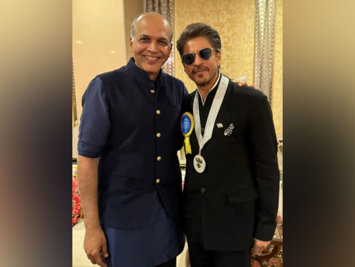 "What a journey we have had...": Shah Rukh Khan's 'Swades' director Ashutosh Gowariker shares a special message