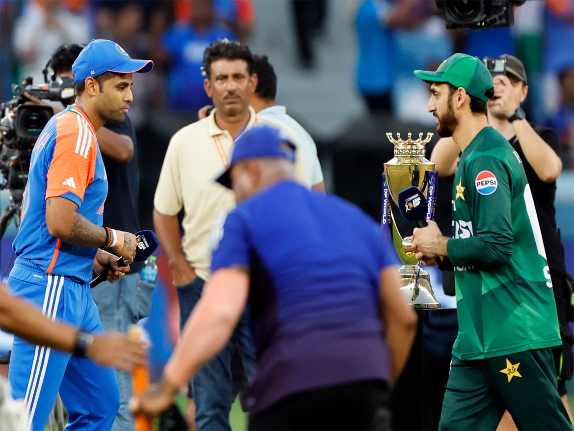 Singed by India in Asia Cup final, Pak Captain claims 'disrespect' to team