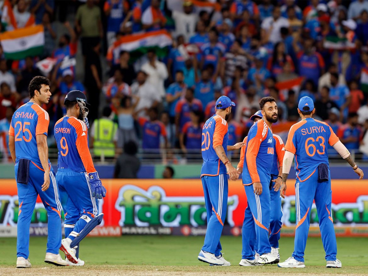 "Akkha duniya ek taraf, aur mera INDIA ek taraf": Varun Chakravarthy trolls Pakistan after Asia Cup win