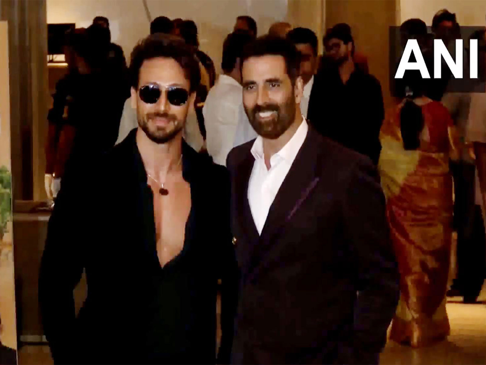 Actors Akshay Kumar and Tiger Shroff (Image source: ANI) Actors Akshay Kumar and Tiger Shroff (Image source: ANI)