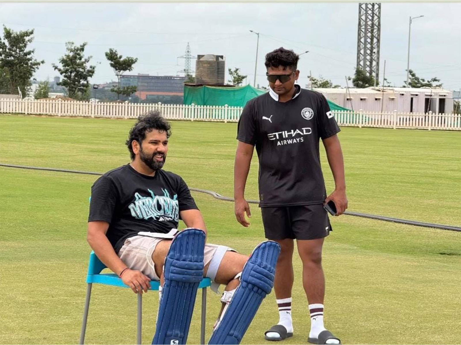 Sarfaraz Khan with Rohit Sharma. (Photo: @SarfarazKhan97 Instagram)
