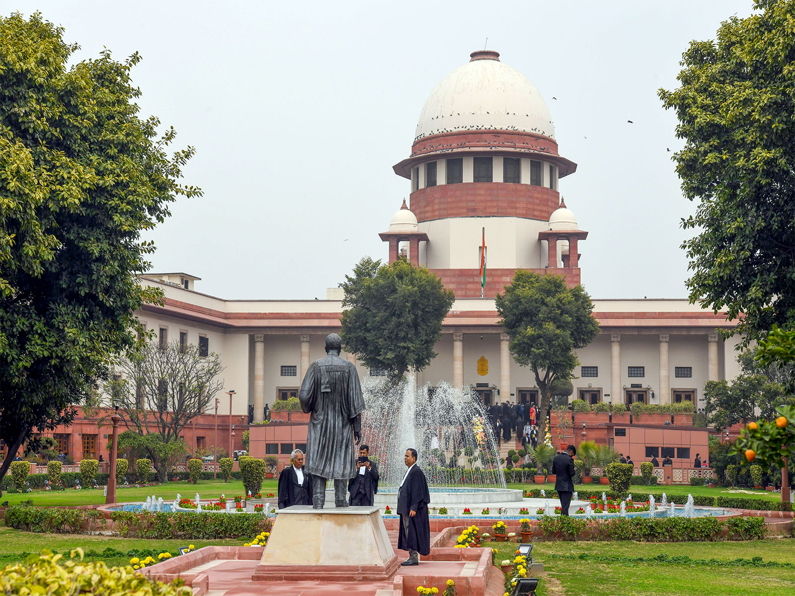 SC to hear plea against Karnataka inviting Booker Prize Winner Banu Mushtaq for Dasara Festival