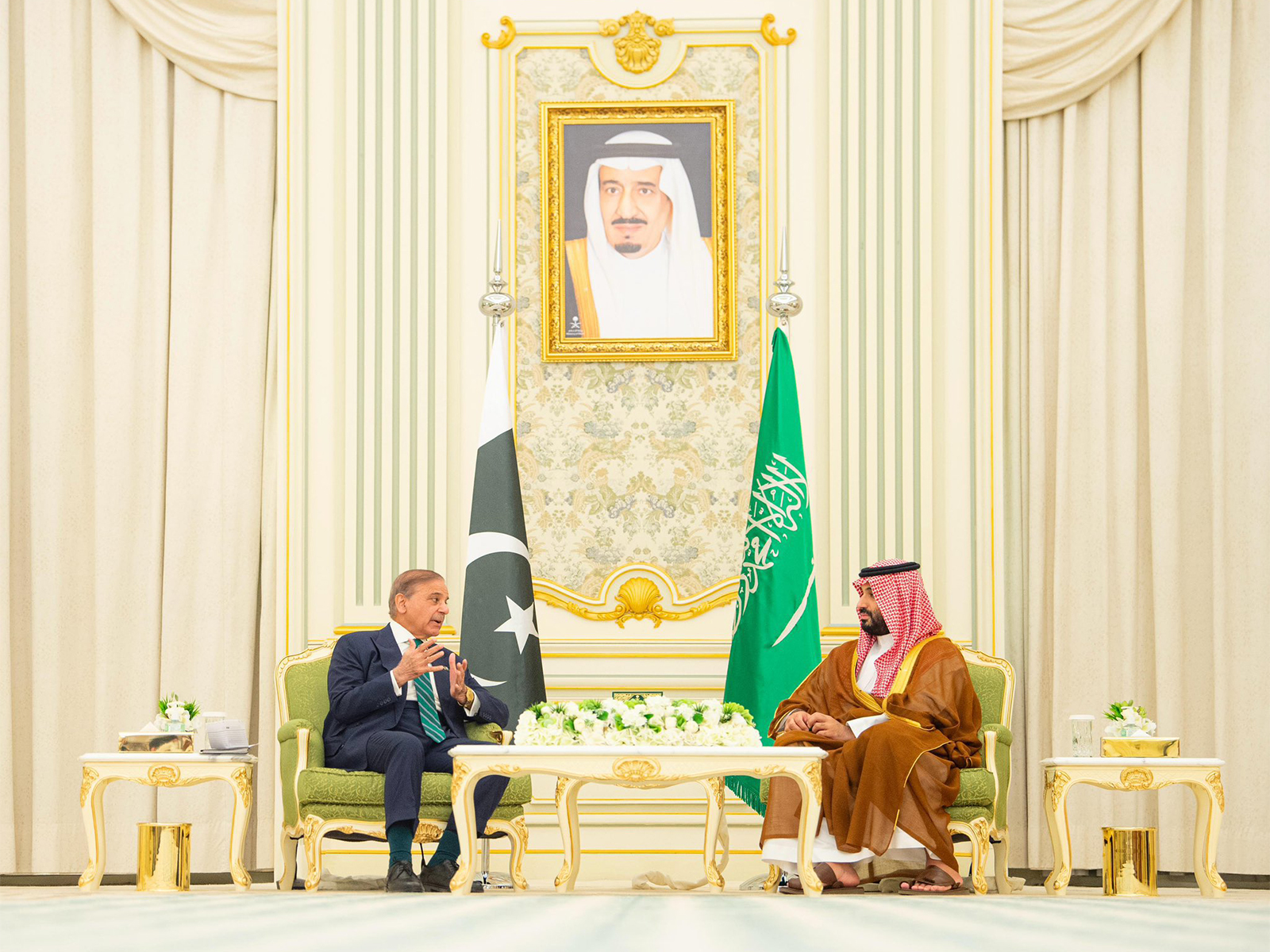 Saudi Arabia, Pakistan ink defence agreement stating 'attack on either to be considered attack on both'