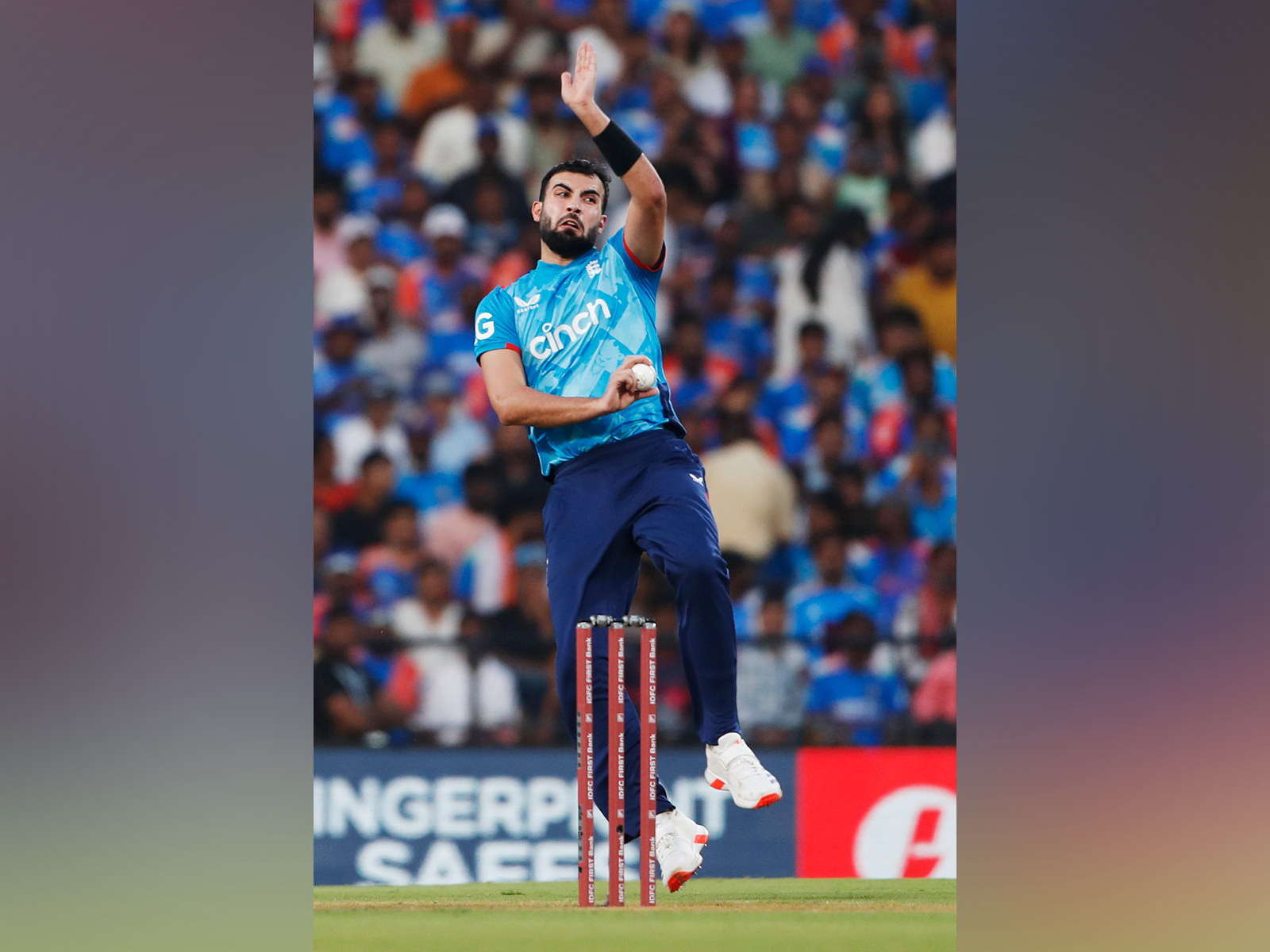 Scott Currie called up to England squad as Saqib Mahmood suffers injury setback