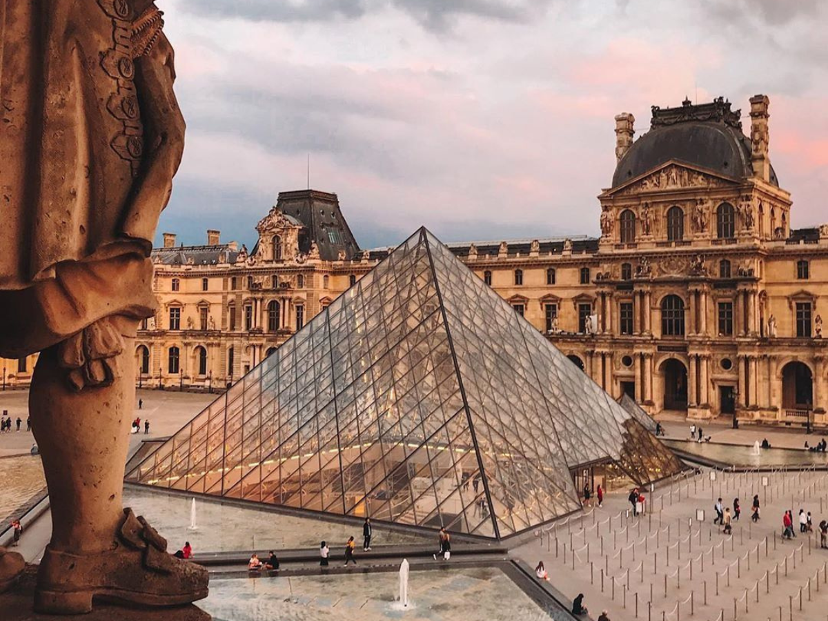 LOUVRE, FRANCE - Photo Gallery