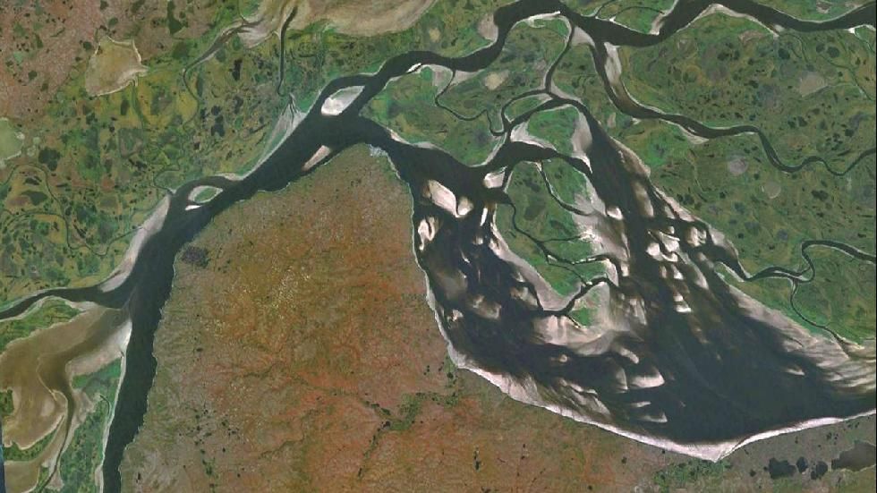 The Yarlung Zangbo River meandering - Photo Gallery